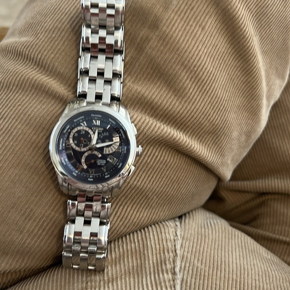 Citizen Eco Drive Chronograph Watch For Sale - Picture 2 of 4